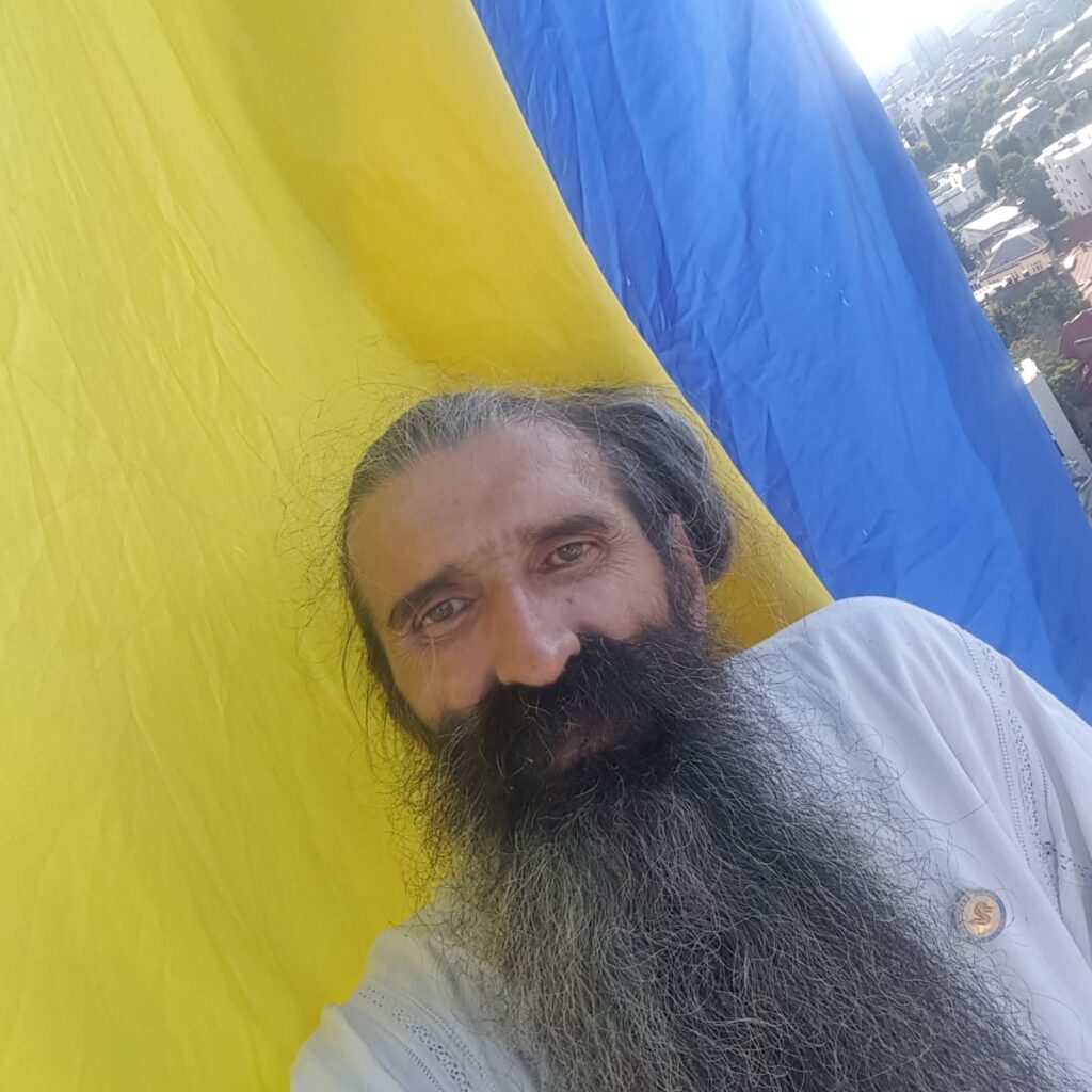 „Stegarul dac” a coborât din copacul din curtea Penitenciarului Rahova după 18 ore