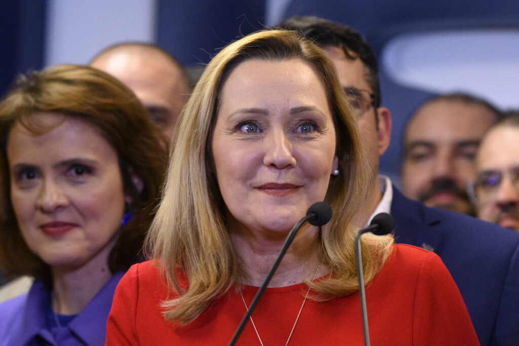 Elena Lasconi, despre fotografiile publicate cu Nicușor Dan și Florian Coldea în campania electorală: „Nu regret că am dat acele poze. Nu am spus niciodată că sunt reale”