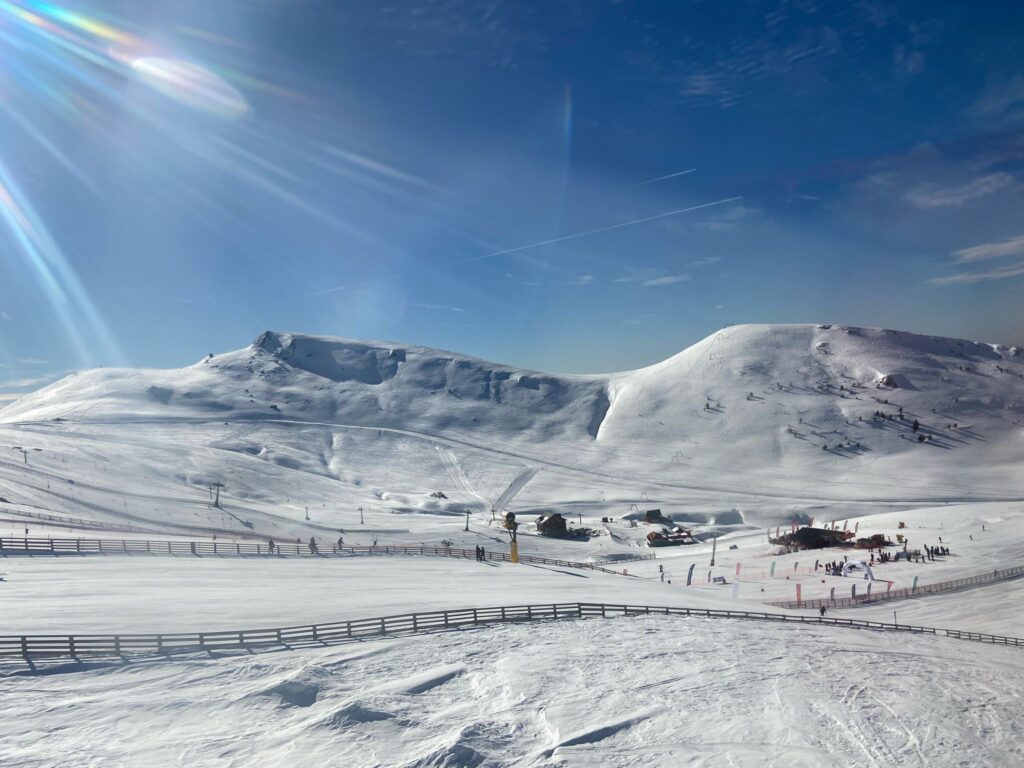 Sinaia, sub cod de vânt: pârtiile nu se deschid