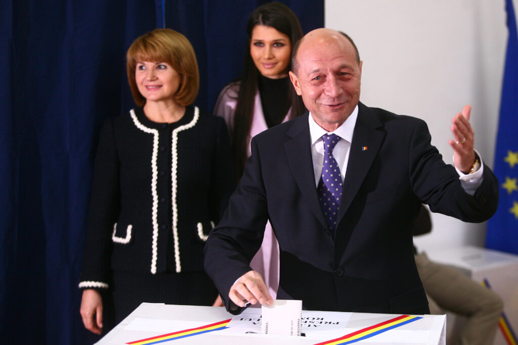 Traian Băsescu: „E o copilărie să desemnezi un premier neangajat politic”. Ce spune fostul președinte despre formarea unei noi majorități