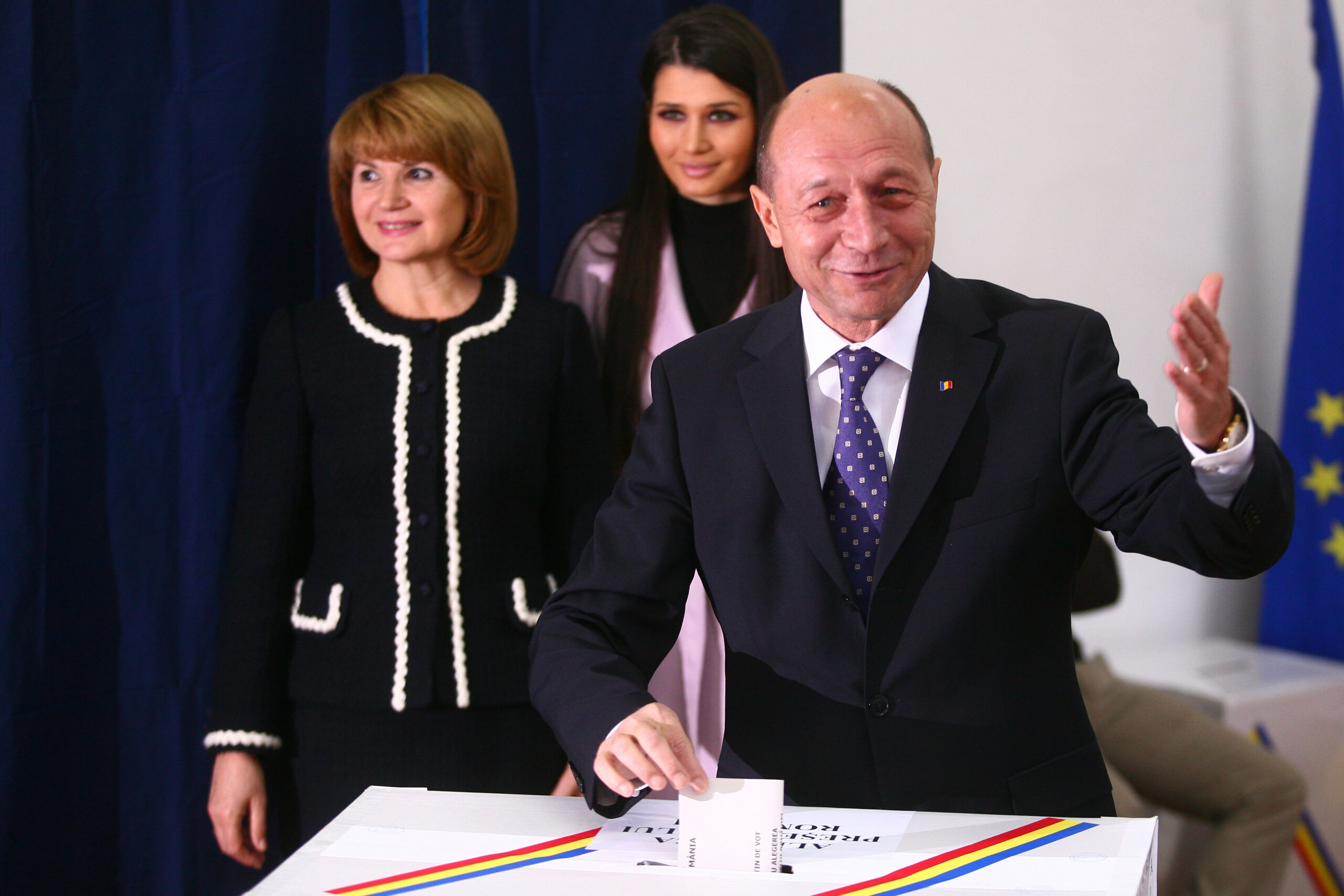 Băsescu: Premierul trebuie să negocieze majoritatea