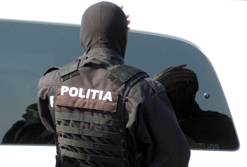 Percheziții DGA la o subunitate de poliție din Vaslui într-un dosar de corupție