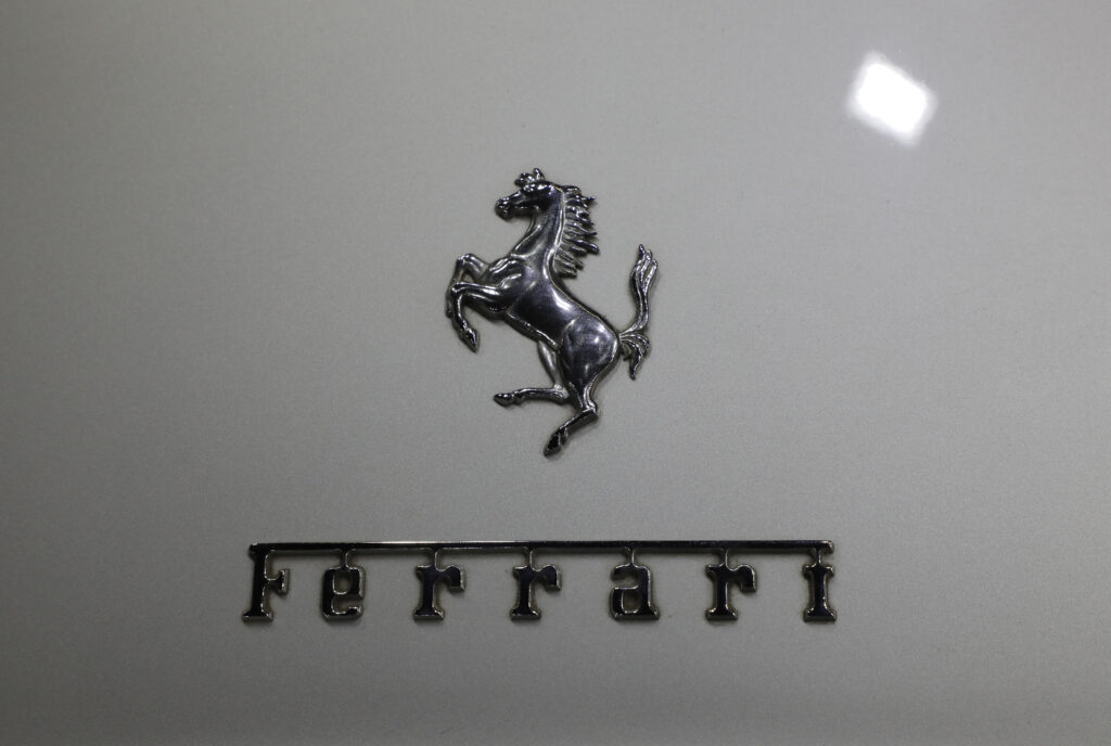 Acțiunile Ferrari scad după lansarea primului model electric