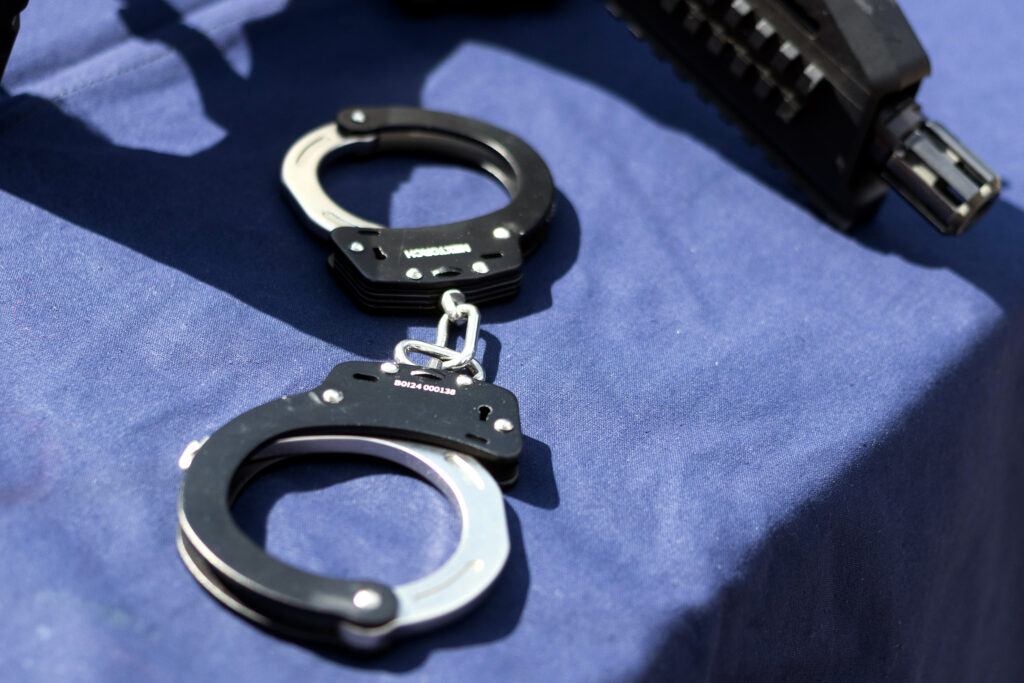 Un adolescent din Hunedoara, suspectat că a furat burlane de cupru de pe pereții unei biserici