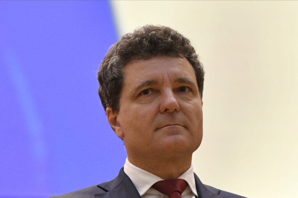 Nicușor Dan contestă la CCR legea care pedepsește cu închisoarea promovarea ideilor legionare. Președintele României consideră că textul este prea vag și poate fi interpretat abuziv
