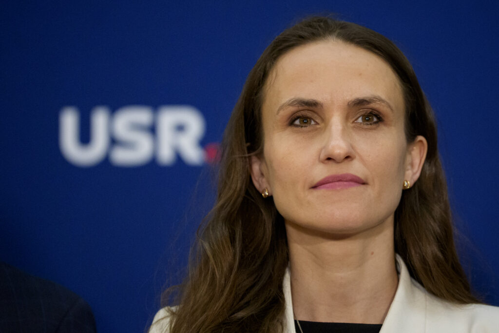 Oana Țoiu: Trebuie să facem trecerea de la a ajuta Ucraina să reziste, la a o ajuta să câștige