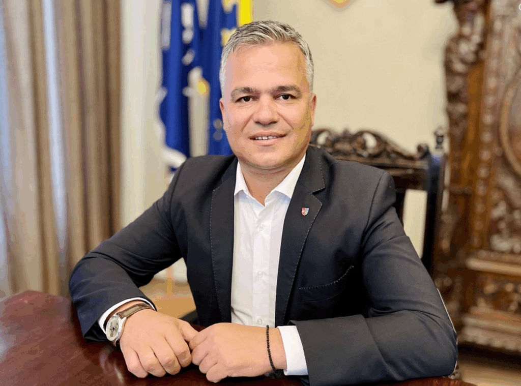 „Știu de la firul ierbii care sunt așteptările oamenilor”. Adrian Veștea, declarație după desemnarea ca premier