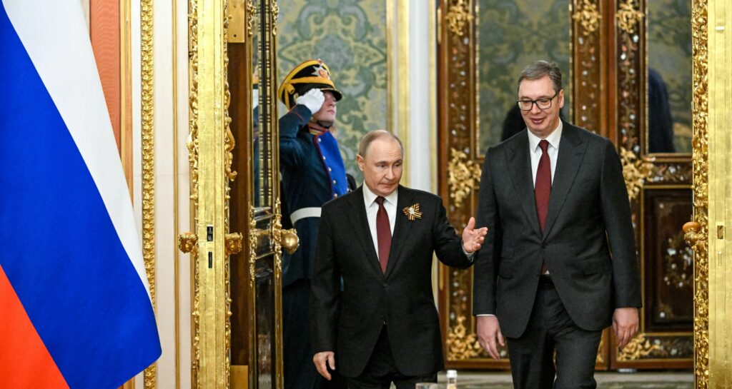 Serviciile secrete din Serbia testează tunuri sonore pe câini în colaborare cu Rusia