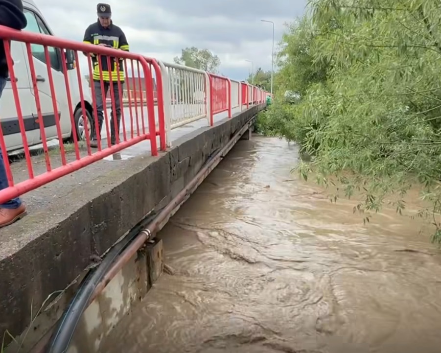 Pericol de inundație pe mai multe râuri din Moldova și Muntenia. A fost emis cod portocaliu