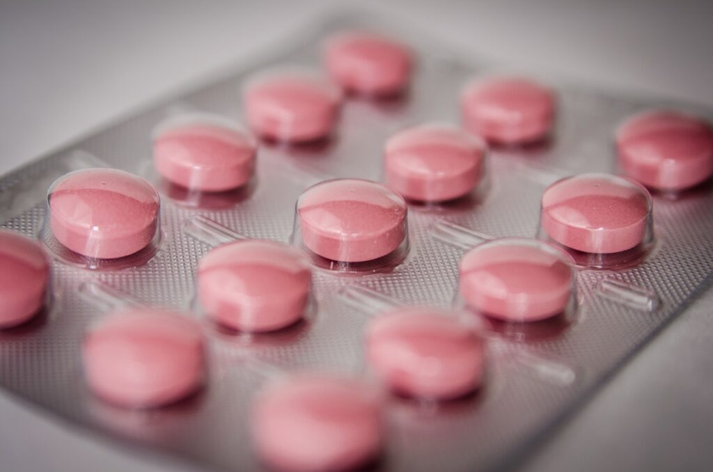 Un studiu dezvăluie medicamentul care este mai eficient decât aspirina în prevenirea atacurilor de cord