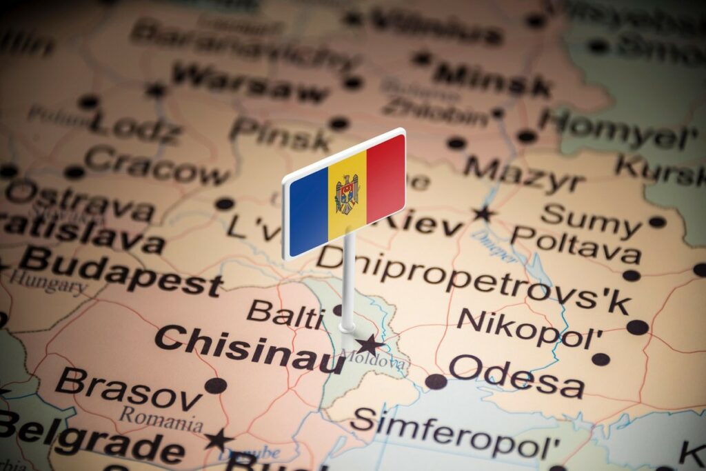 Republica Moldova între Vest și Est. Alegerile care pot face ireversibil viitorul democratic al țării
