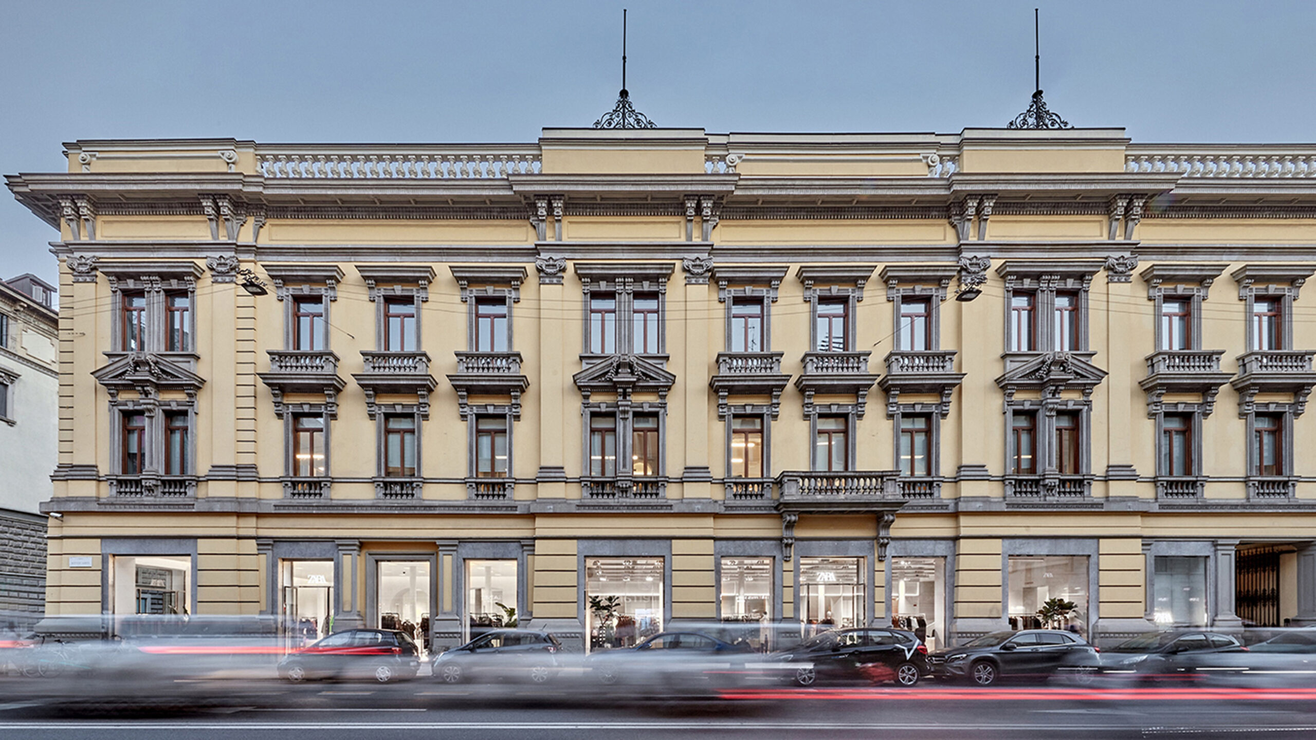 Zara retrage niște fotografii de pe magazinul său online, după plângerea unei asociații britanice legată de silueta unui model