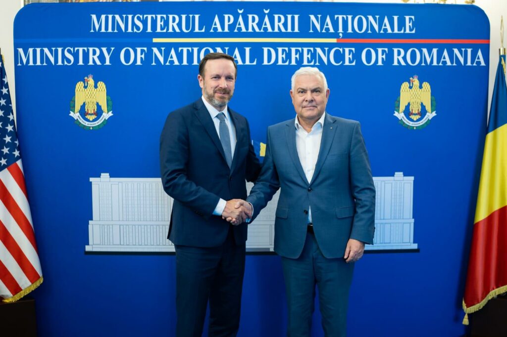 Ministrul Apărării Naționale, Angel Tîlvăr, a avut sâmbătă, 21 iunie a.c., la sediul Ministerului Apărării Naționale, o întrevedere cu senatorul american Chris Murphy