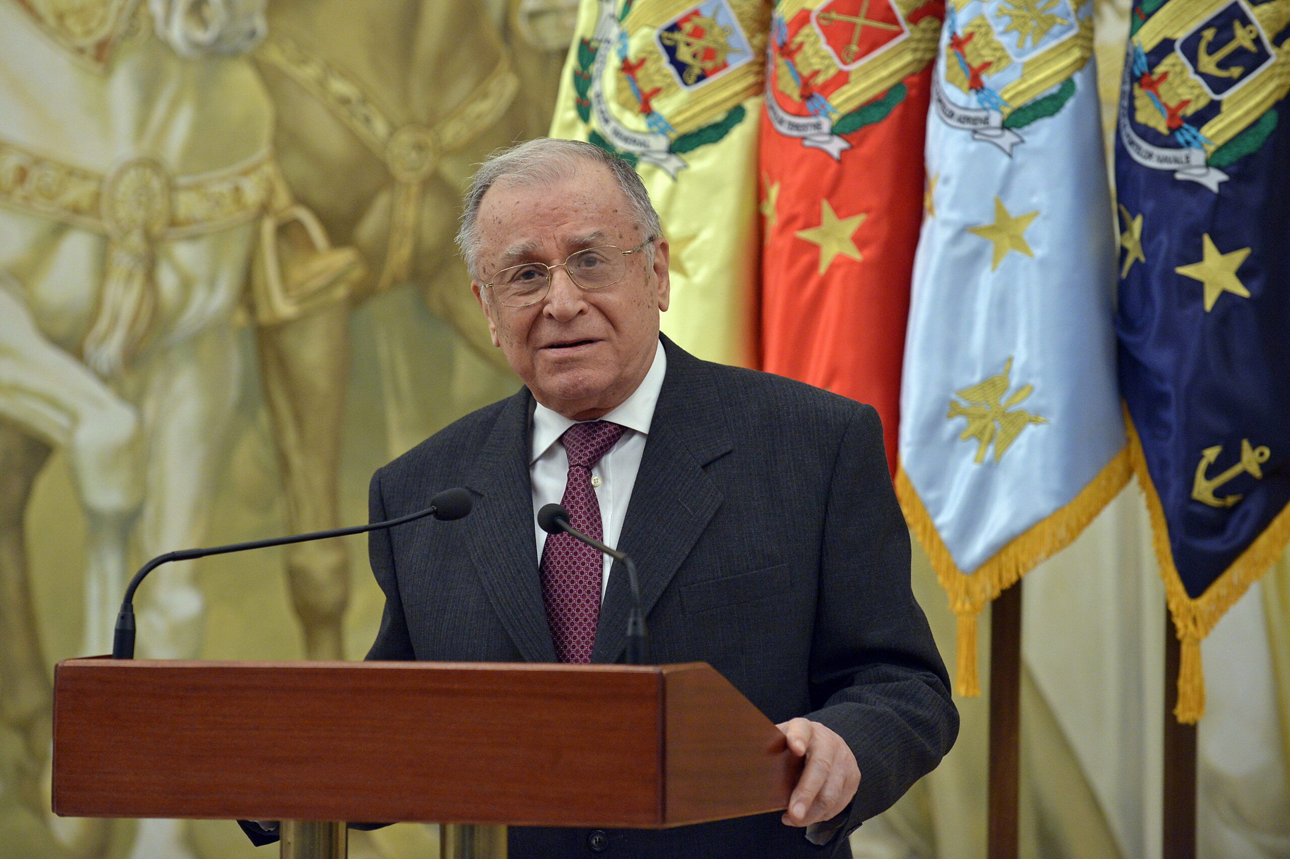 Fostul președinte Ion Iliescu se află în stare stabilă de sănătate