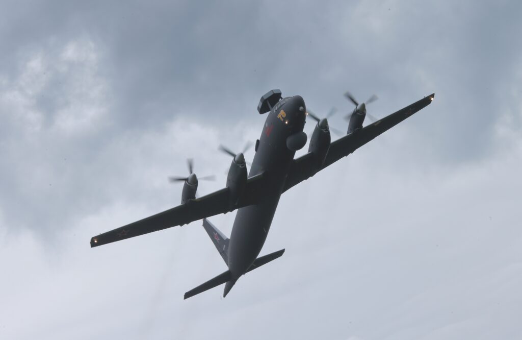 Avion rus interceptat de avioane britanice după pătrunderea în spațiul aerian polonez