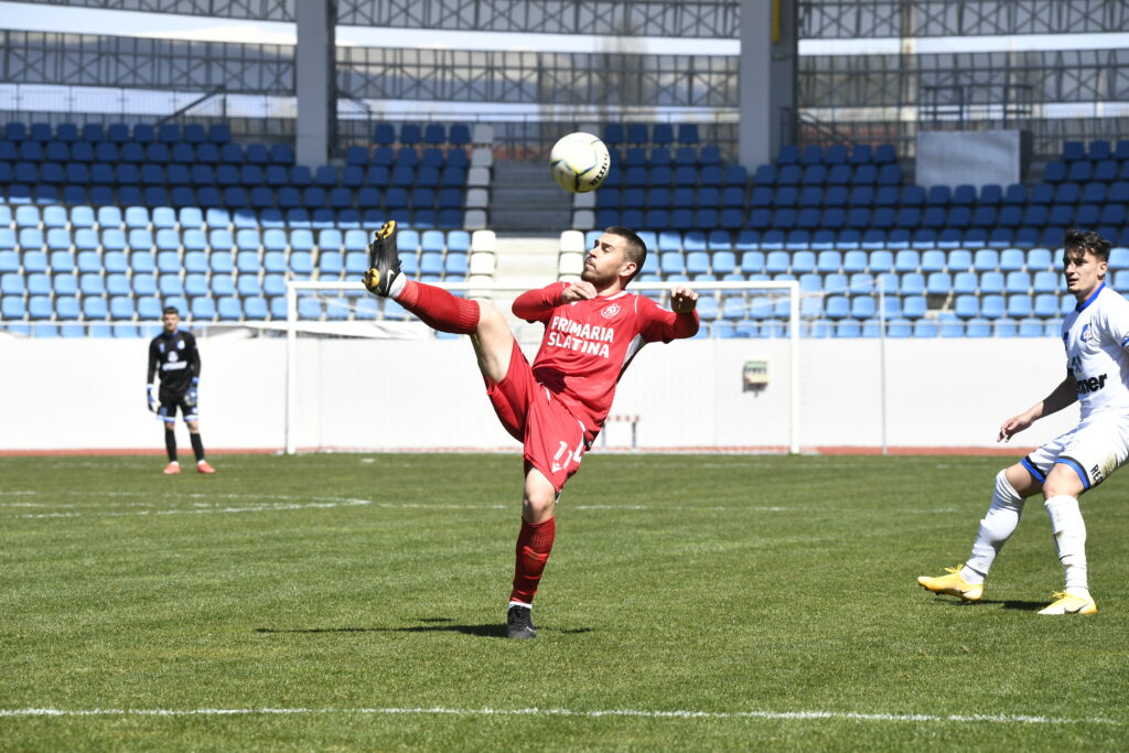 Doliu în fotbalul românesc. Un fotbalist legitimat la CSM Slatina a murit la 26 de ani