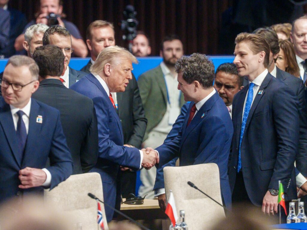 Nicușor Dan, scurtă discuție cu Donald Trump la summitul NATO