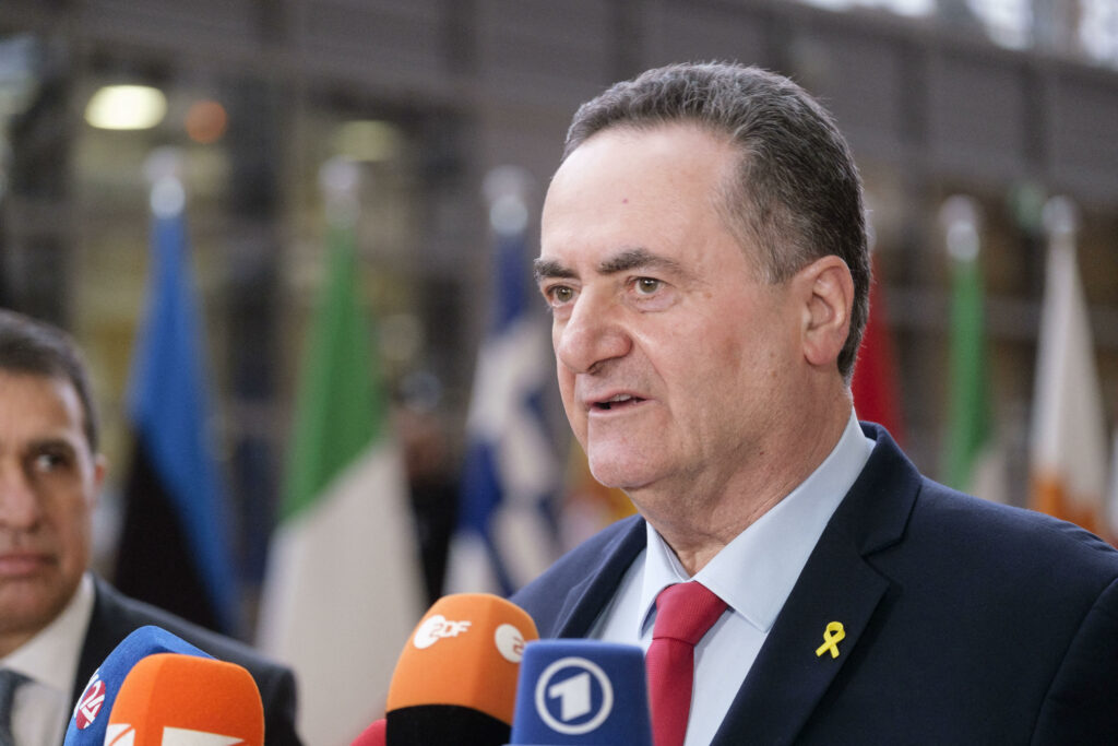 Israelul amenință cu lovituri importante asupra Teheranului, anunță ministrul apărării