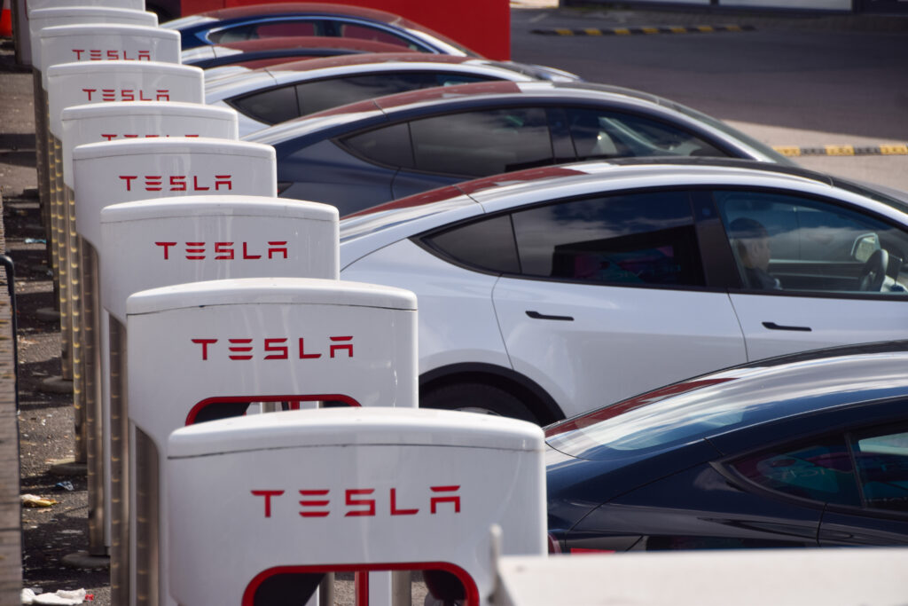 Acord strategic între giganți: Tesla și LG Energy Solution vor realiza baterii produse în SUA