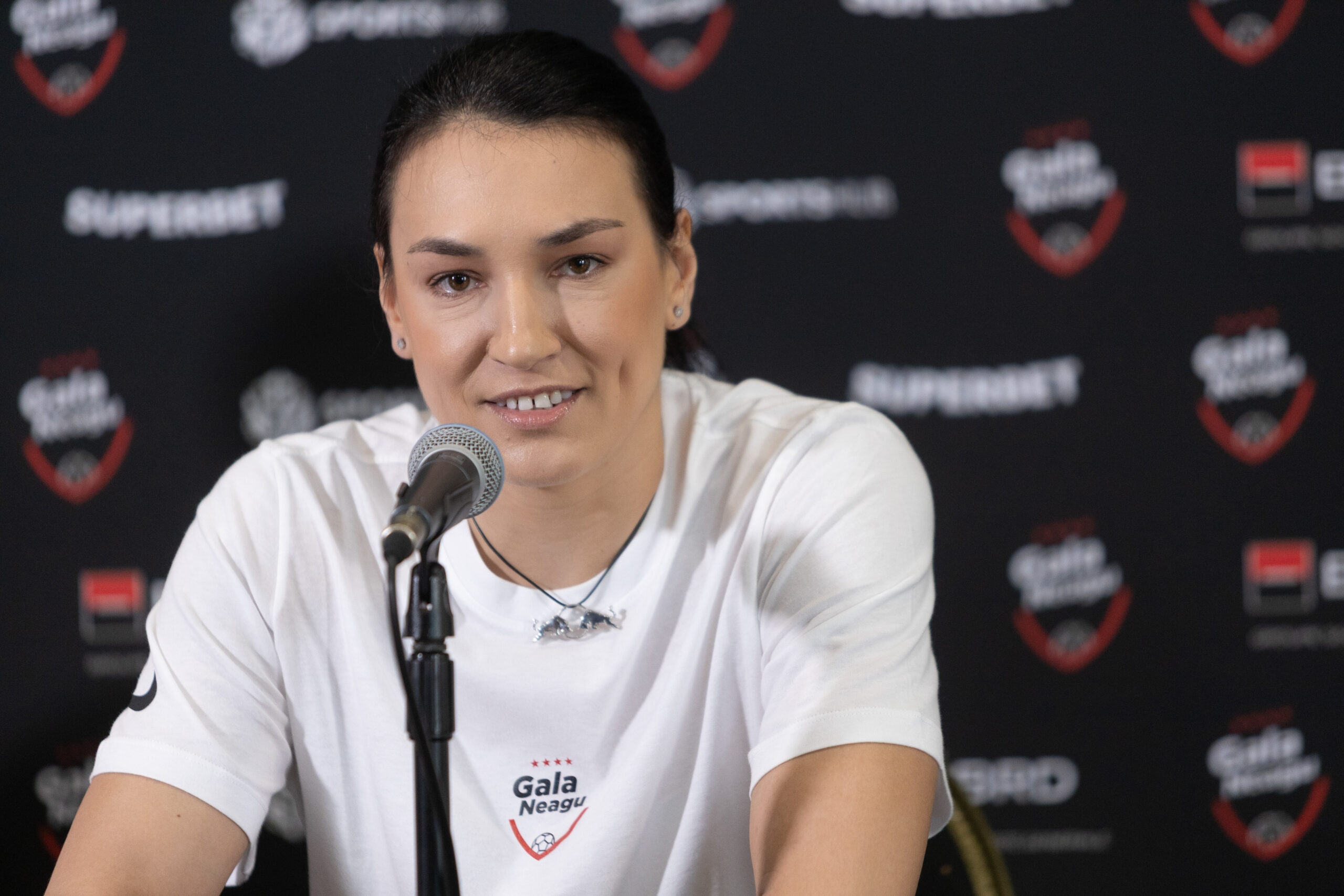 Legende ale handbalului mondial, la gala de retragere a Cristinei Neagu Legende ale handbalului mondial, la gala de retragere a Cristinei Neagu