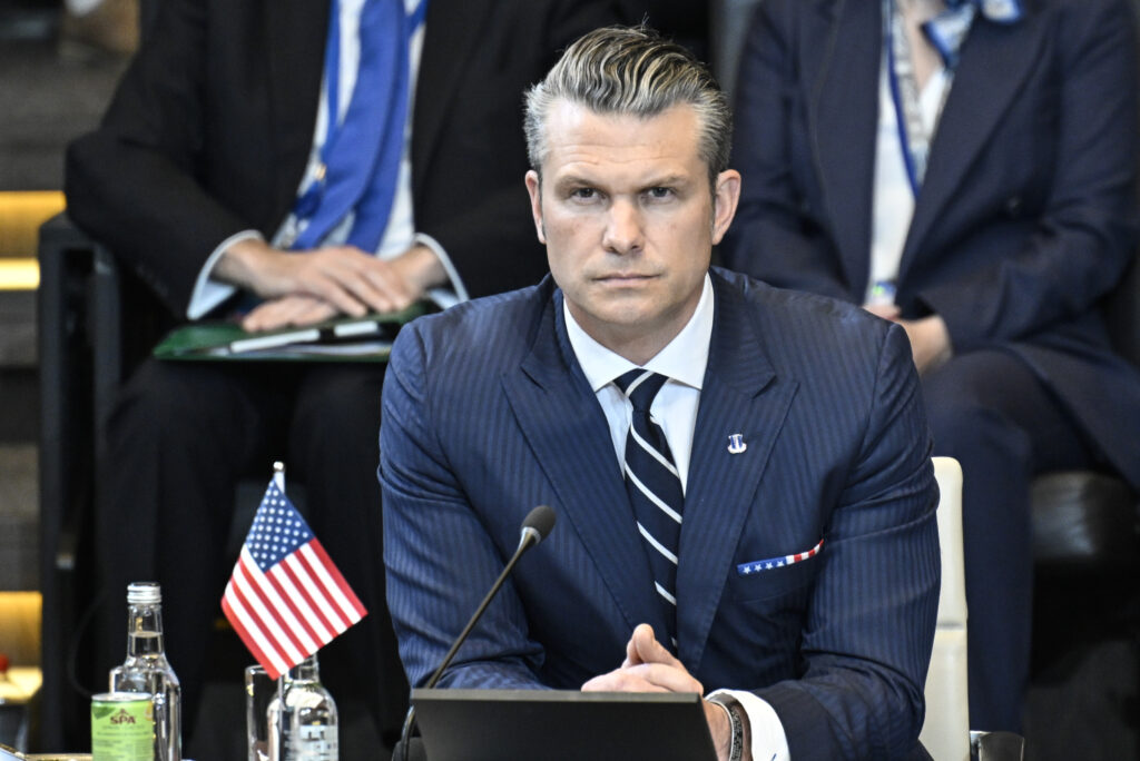 Secretarul american al Apărării: Când președintele vorbește, lumea ar trebui să asculte