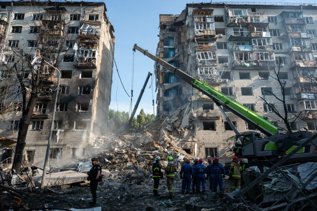 Bilanțul atacului rusesc asupra Kievului a crescut la 28 de morți