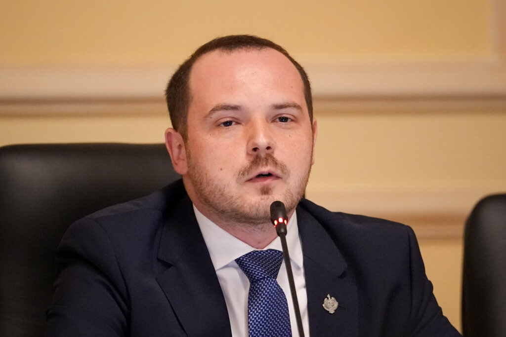 Alexandru Rogobete anunţă o întâlnire cu sindicaliştii din Sănătate