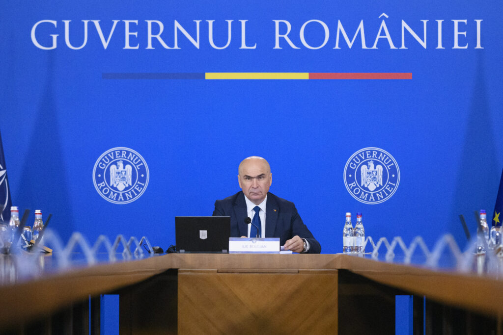 Primele măsuri de austeritate, pe masa Guvernului. Sporul pentru condiţii vătămătoare va fi plafonat la 300 de lei / Blocul Național Sindical intră în „stare de alertă”