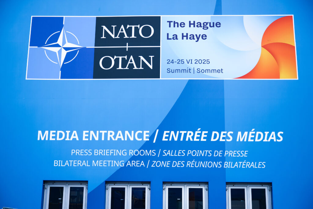 Summitul NATO de la Haga a început / 2 zile de negocieri privind creșterea cheltuielilor de apărare, conflictul din Ucraina, criza din Orientul Mijlociu / Nicușor Dan, prezent la summit alături de Volodimir Zelenski și Donald Trump