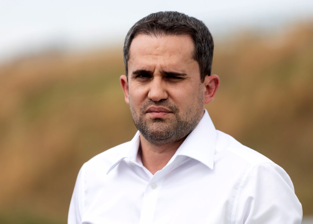 Proiectarea și execuția celui mai dificil lot al Autostrăzii Unirii le va face un constructor român