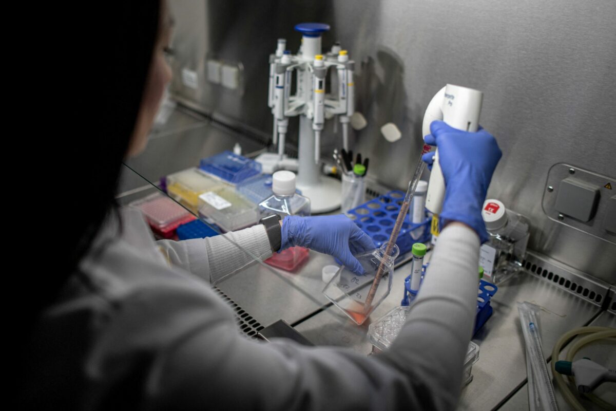 Descoperire revoluționară în tratarea cancerului! Un medicament devine de 20.000 de ori mai puternic