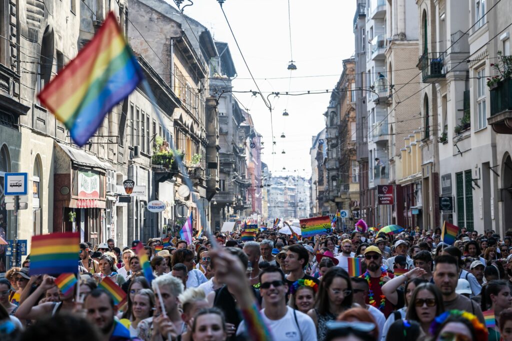 Zeci de europarlamentari vor participa la marșul Pride din Budapesta, ca sfidare a lui Viktor Orbán