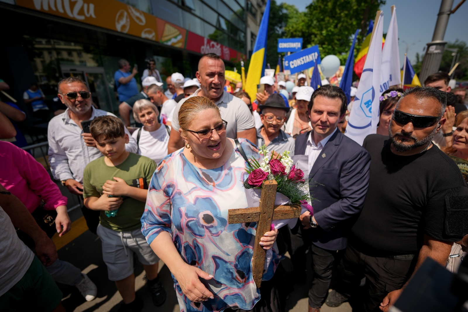 București: Două marșuri antagonice ideologic, într-o zi simbolică pentru lumea creștină București: Două marșuri antagonice ideologic, într-o zi simbolică pentru lumea creștină