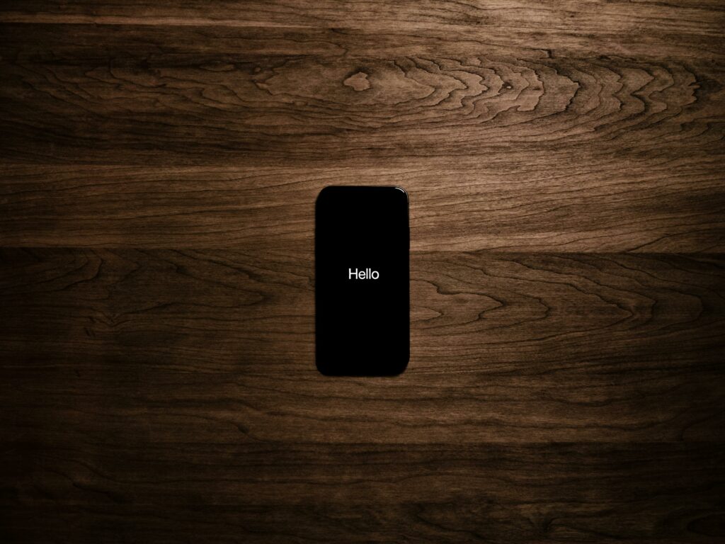 Studiu: Parazitismul digital sau cum smartphone-ul a devenit un parazit real