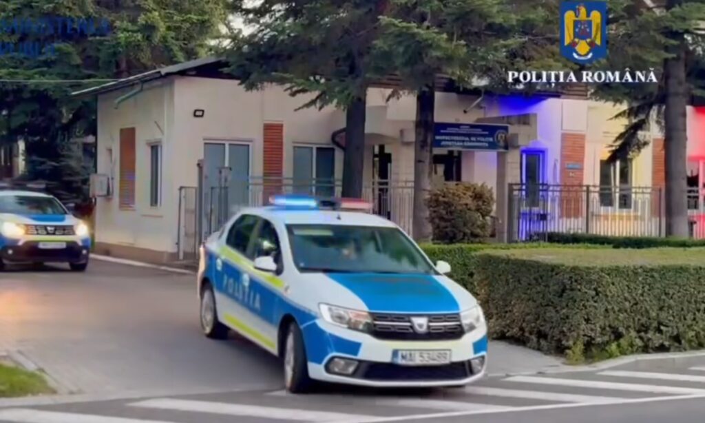 Mesaje false în numele Poliției Române / Poliția Română avertizează cetățenii că nu cere date personale online