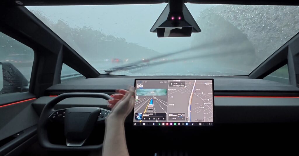 Robotaxi Tesla: Au apărut primele probleme, autoritățile analizează imaginile video din trafic