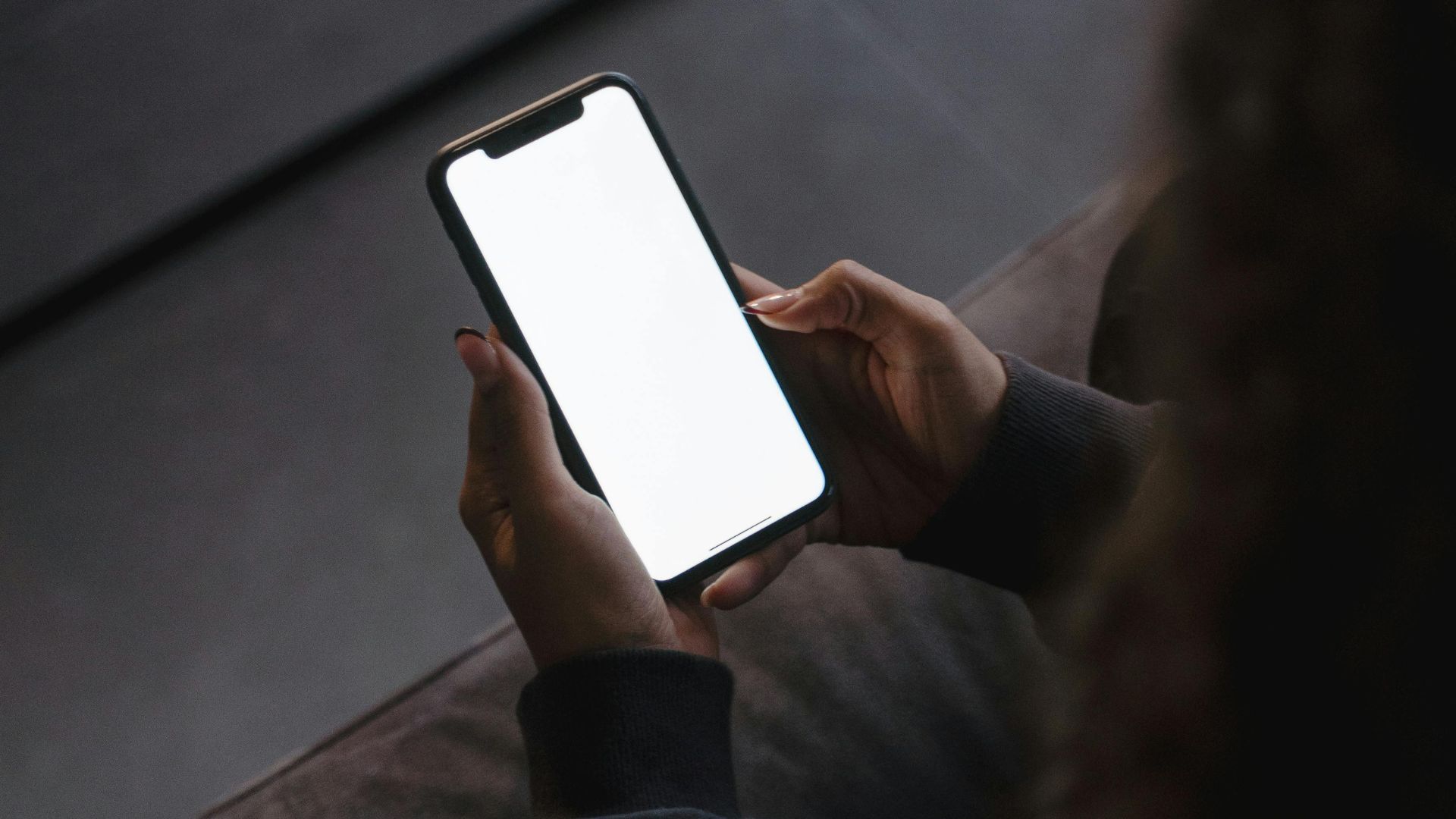 Poza pentru articolul Dacă ai telefoane mobile vechi prin casă, iată ce trebuie să faci cu ele înainte să devină un pericol pentru sănătate