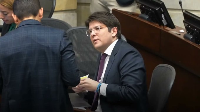 Potenţialul candidat la preşedinţia Columbiei a fost împuşcat în Bogota. Suspectul a fost arestat
