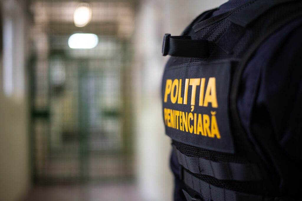 Sindicaliștii din Administrația Națională a Penitenciarelor protestează la Ministerul Justiției / „Nu există un dialog real între minister și angajați”, reclamă polițiștii