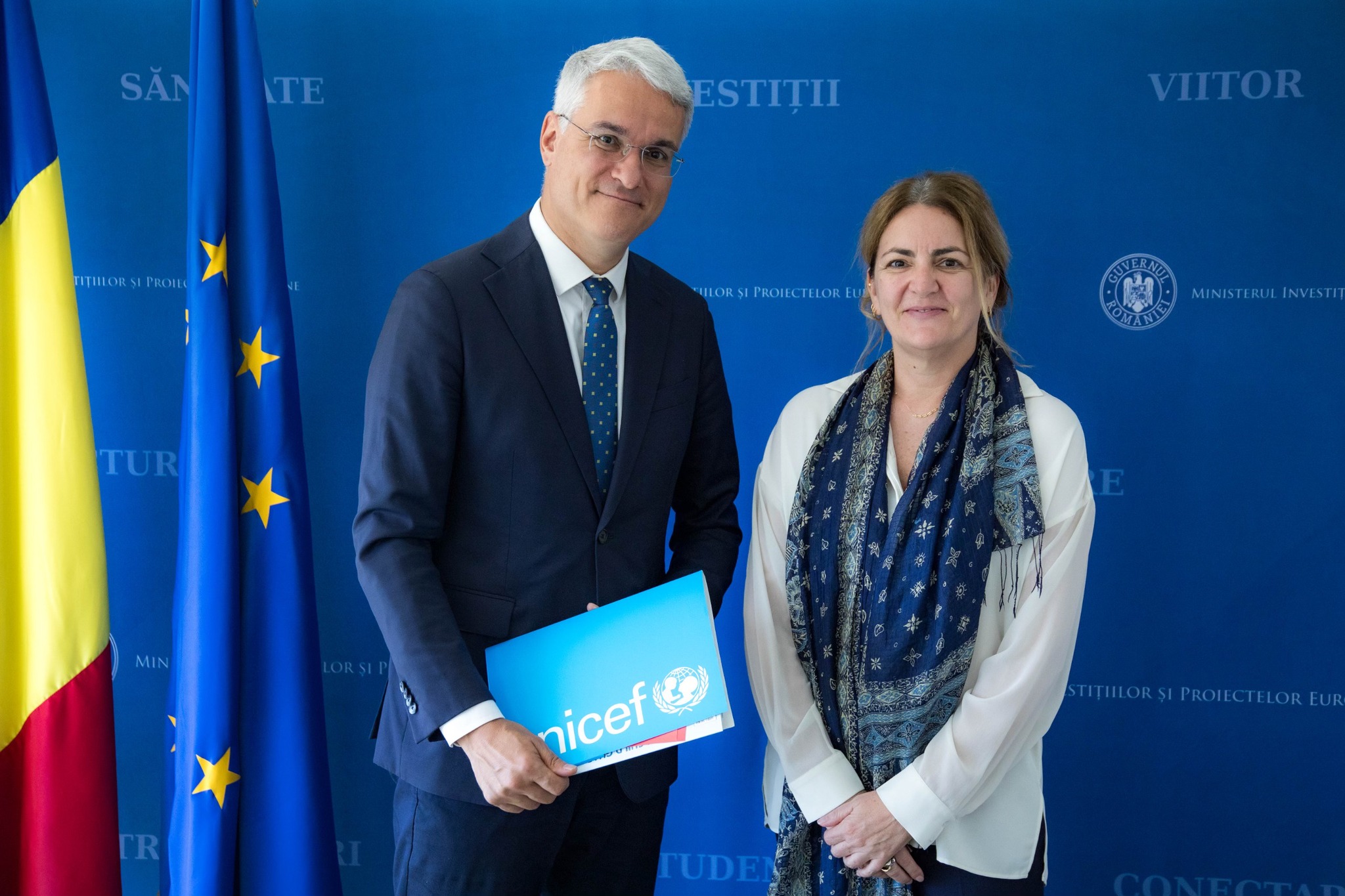 Ministerul Investiţiilor consolidează sprijinul pentru copiii din comunităţile vulnerabile