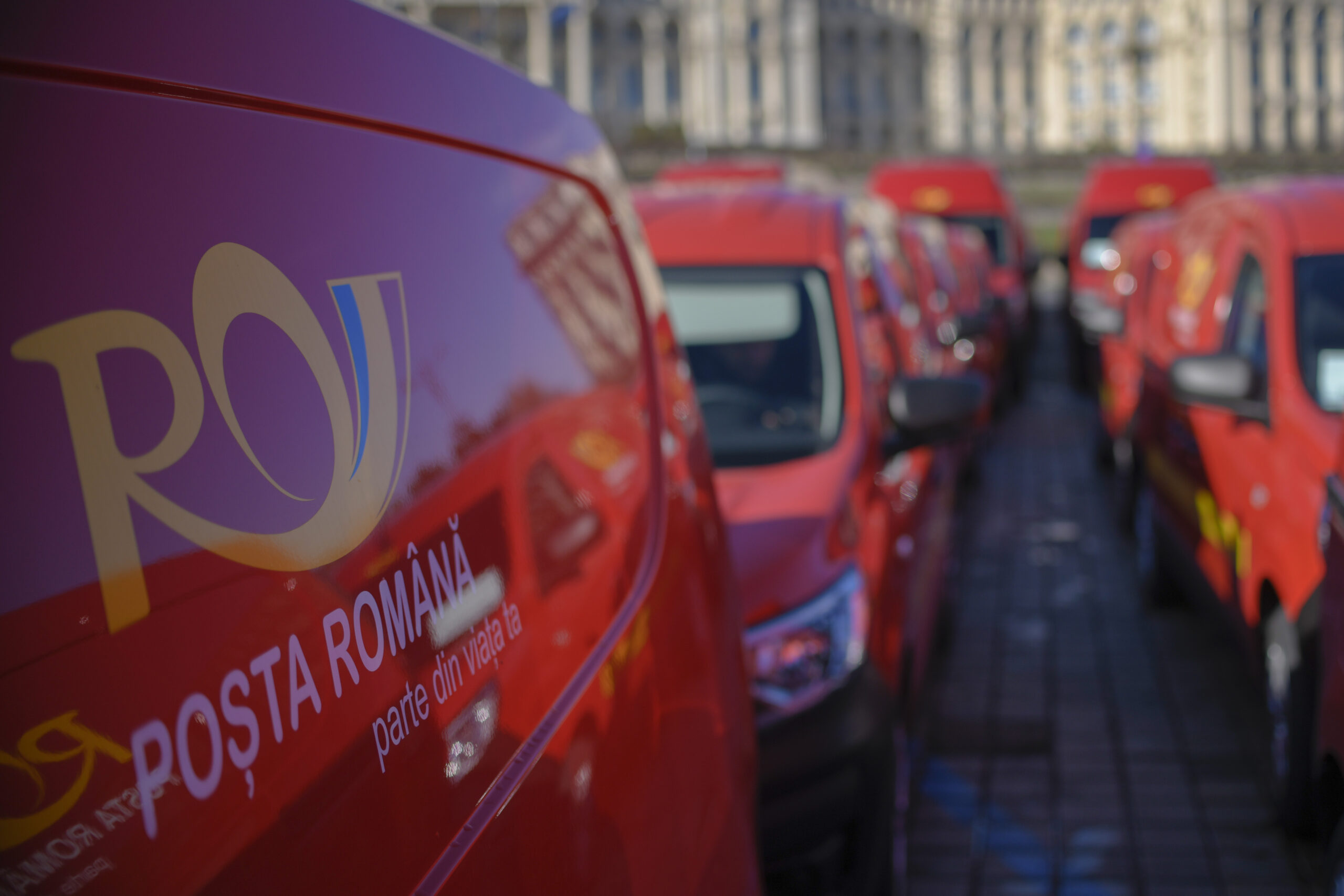 Gata cu pensia la domiciliu? Poșta Română vrea să renunțe la plata cash