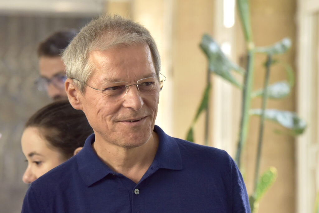 Prima reacție a lui Dacian Cioloș după ce a fost refuzat de un taximetrist la aeroportul Otopeni