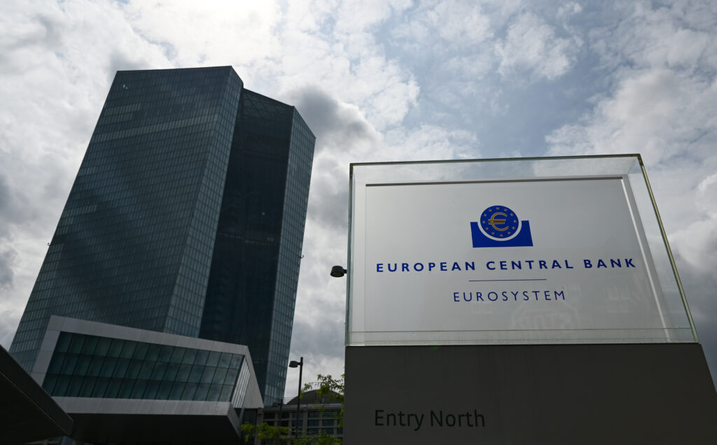 BCE impune un prag creșterii euro, pentru a proteja economia europeană