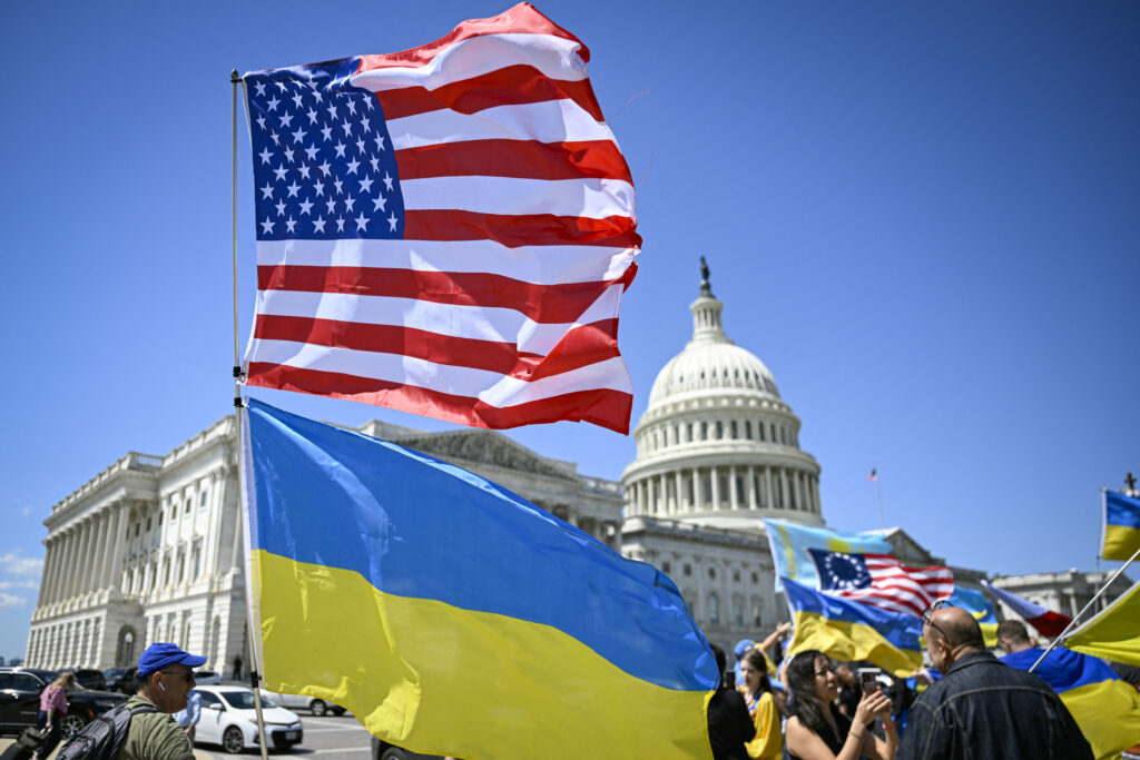 Kievul răsuflă ușurat: Senatul american a aprobat extinderea sprijinului militar pentru Ucraina până în 2028