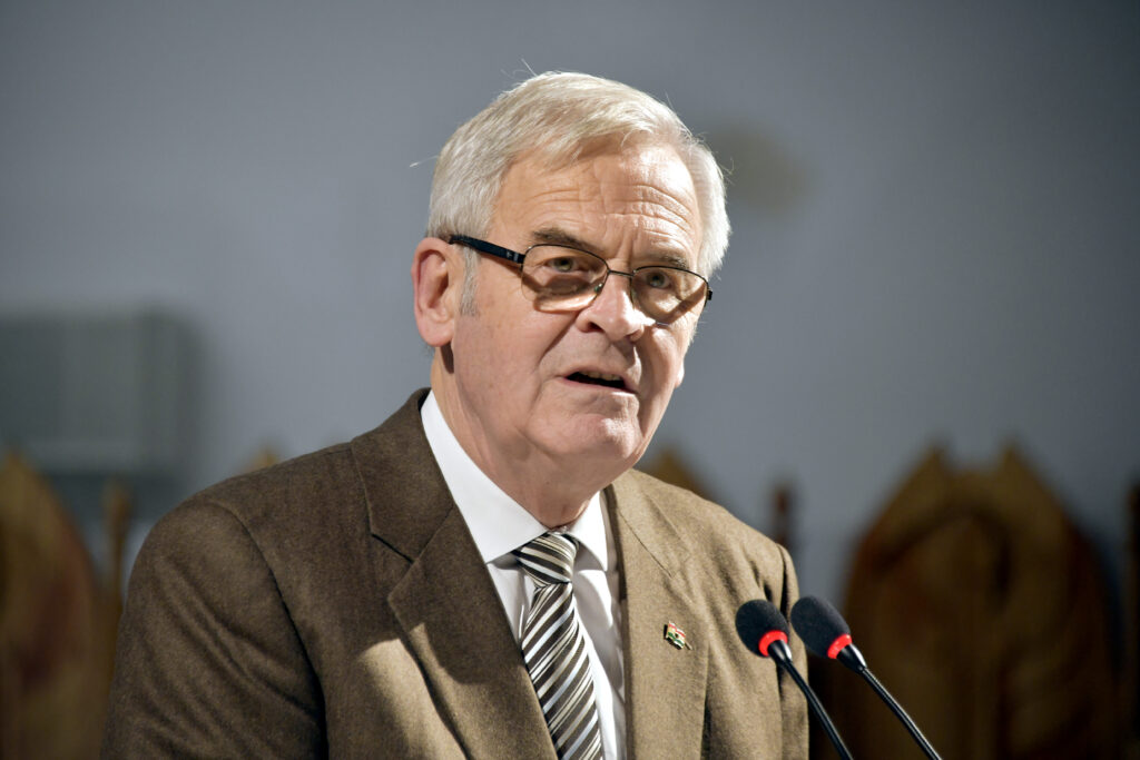 Reacția AUR în urma declarațiilor lui László Tőkés: „România nu este terenul de joacă al obsesiei dumneavoastră separatiste”