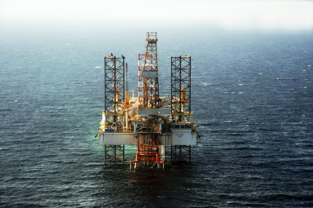Prins între petrolul ieftin din Rusia și noile sancțiuni europene: un gigant indian caută soluții pentru a evita pierderi colosale