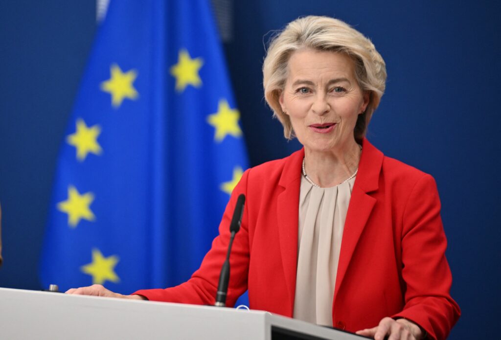 Ursula von der Leyen merge în Scoția pentru a se întâlni cu Donald Trump. UE și SUA, aproape de un acord comercial