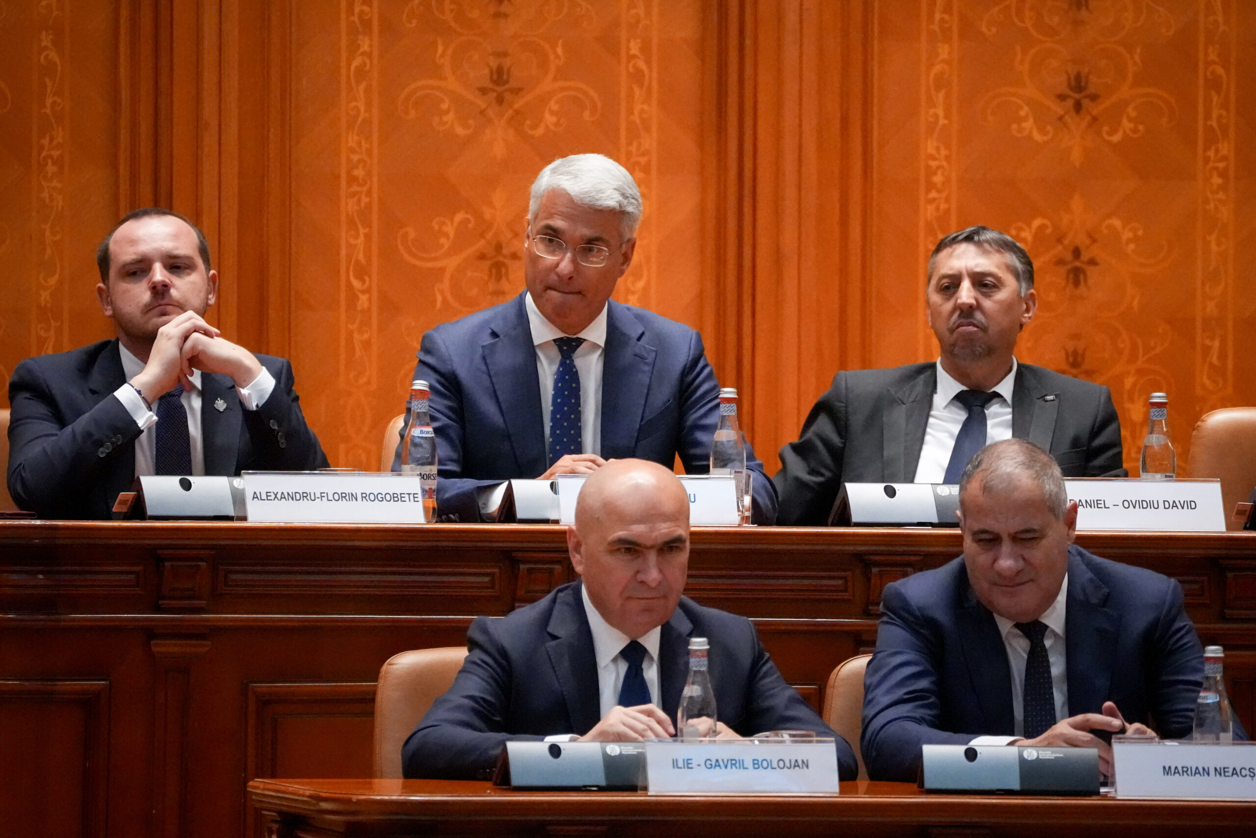 Ședința din Parlament a început