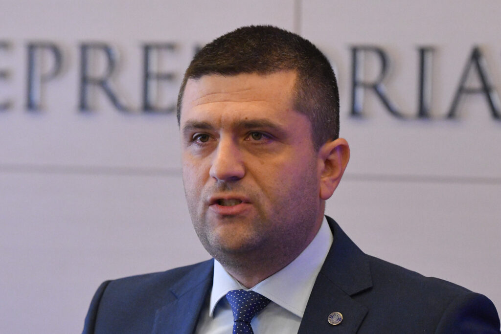 Ministrul Economiei și Turismului: În ultimii ani mi-am făcut vacanțele în Grecia