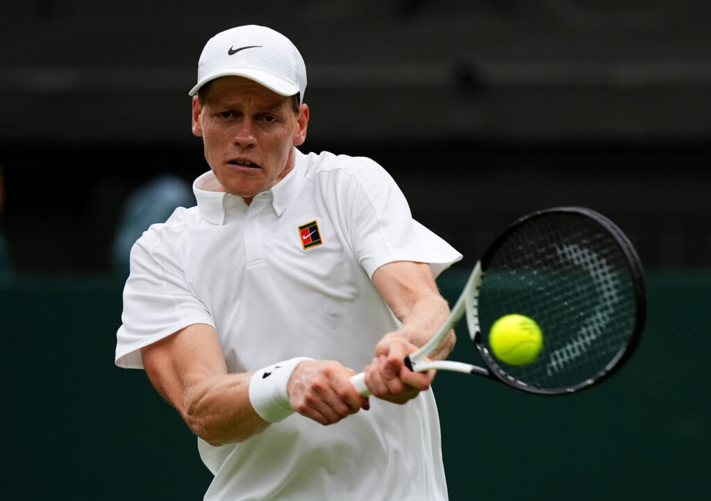 Sinner trece de Djokovic și se califică în premieră în finala de la Wimbledon